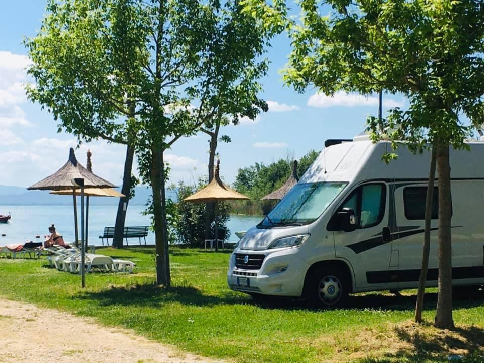 Camping Village Punta Navaccia تورو سول تراسيمينو المظهر الخارجي الصورة