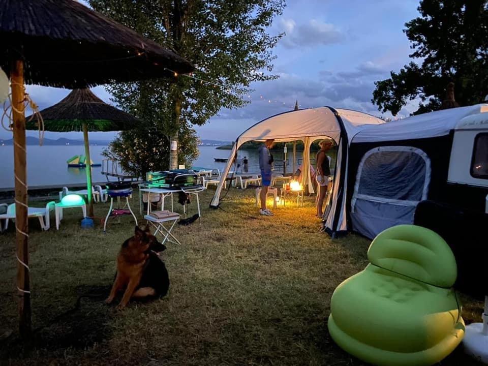 Camping Village Punta Navaccia تورو سول تراسيمينو المظهر الخارجي الصورة